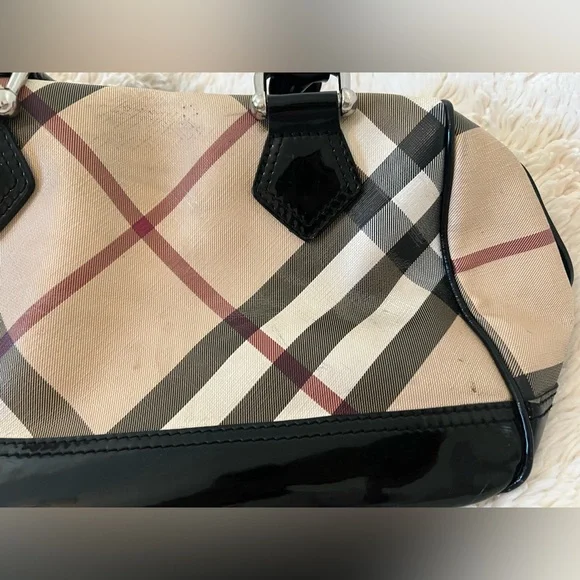 Burberry Black and Cream Shoulder Bag - Picture 3 of 16